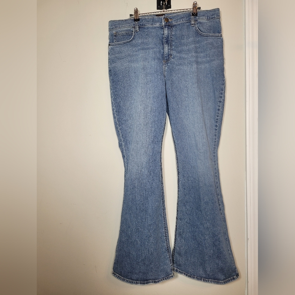 Lee Medium Rise Medium Wash Flare Jeans sz 18